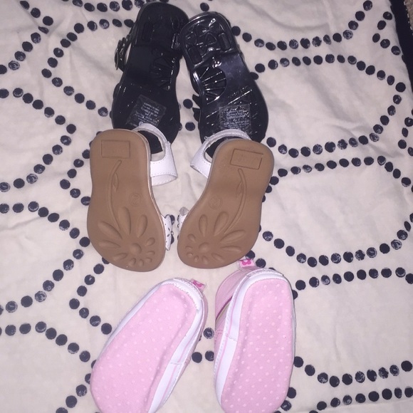 3 pack infant shoes - Picture 3 of 4